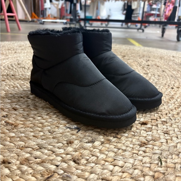 Matisse Black Ankle Booties - Picture 4 of 4